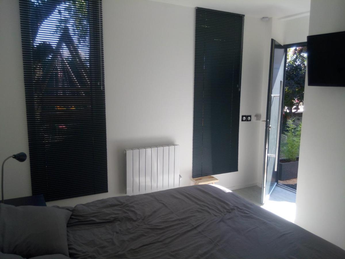 Chavanoz Cottage Calme Via Rhona Avec Piscine מראה חיצוני תמונה